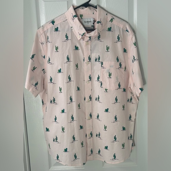Goodfellow & Co Pink and Green Cactus Casual Short Sleeve Button Down Shirt - Picture 1 of 5